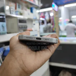 New Apple iPhone 15 Pro 128 GB