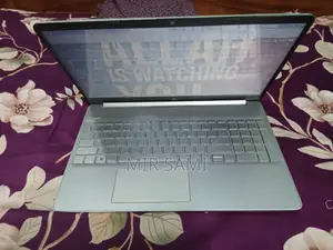 Laptop HP 15-Dy1032wm 8GB Intel Core I3 SSD 256GB