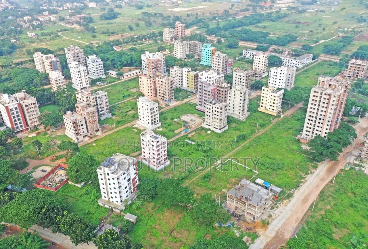 3 Katha South-Facing Plot for Sale in Manda Green Model Town near Motijheel