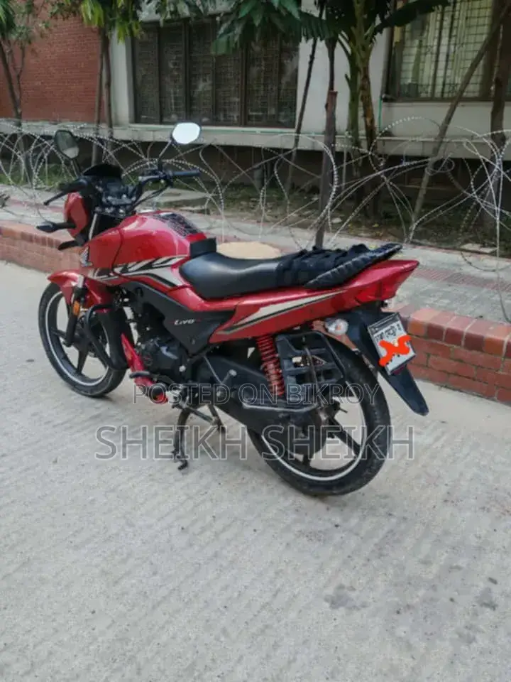 Honda 2022 Red