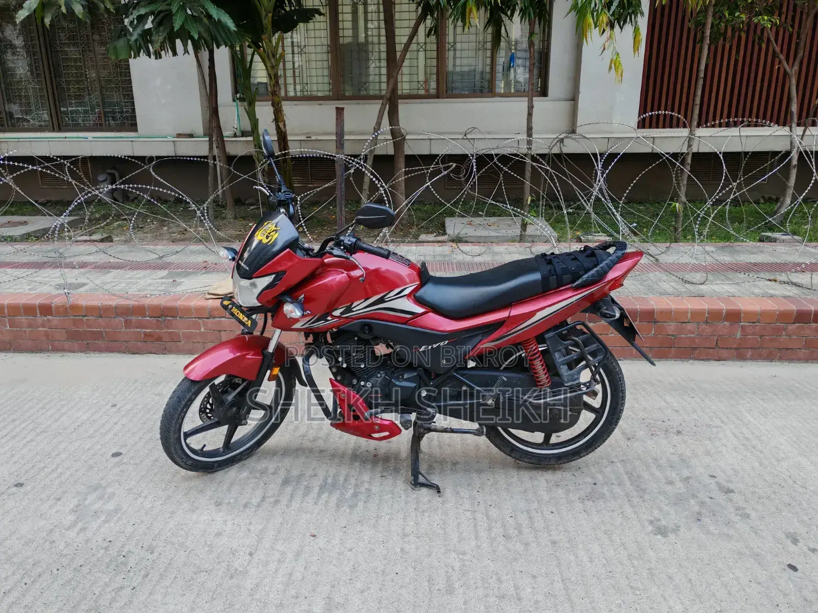 Honda 2022 Red