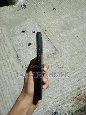মোবাইল ফোন ১২৮ জিবি নীল
