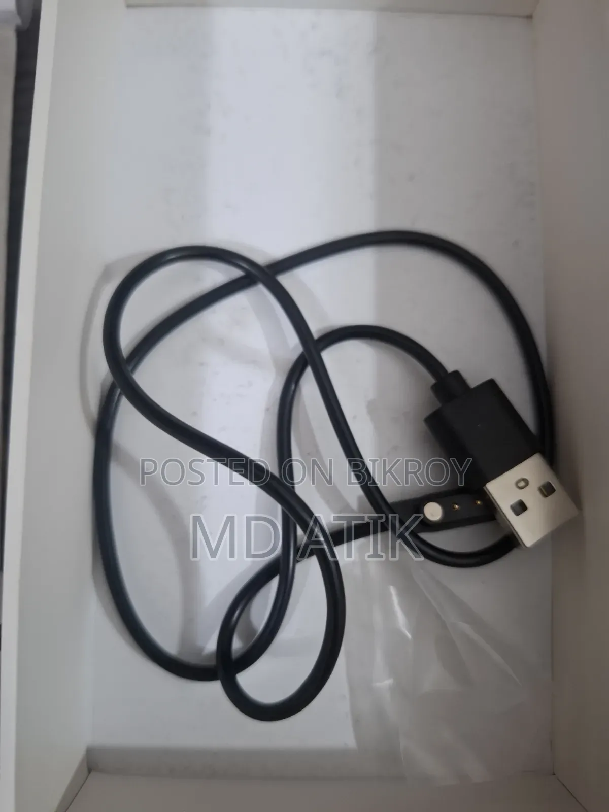 প্রায় নতুন ঘড়ি বিক্রয়ের জন্য