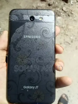 Samsung Galaxy J7 16 GB Black