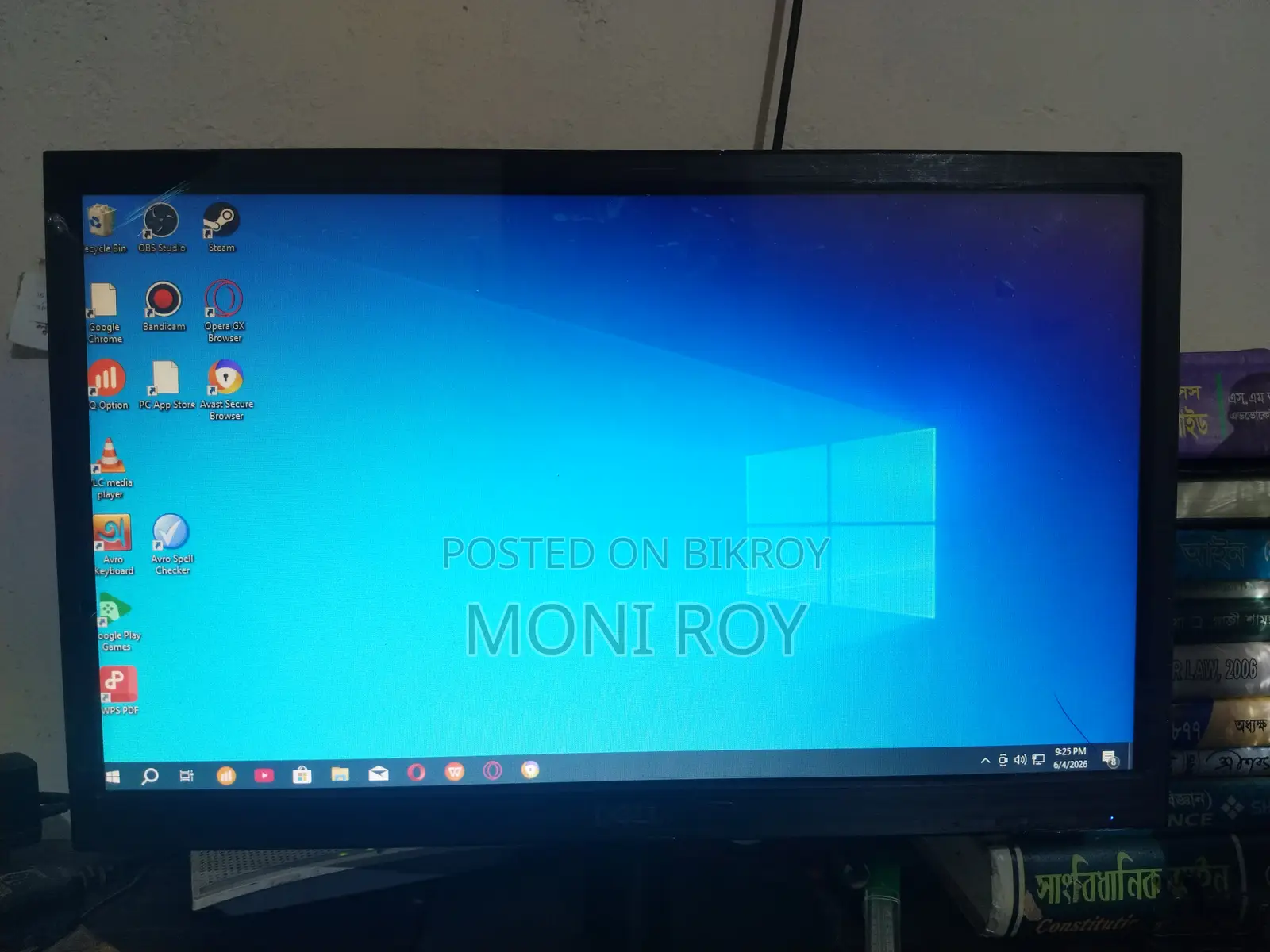 Absolutely fresh monitor, very good