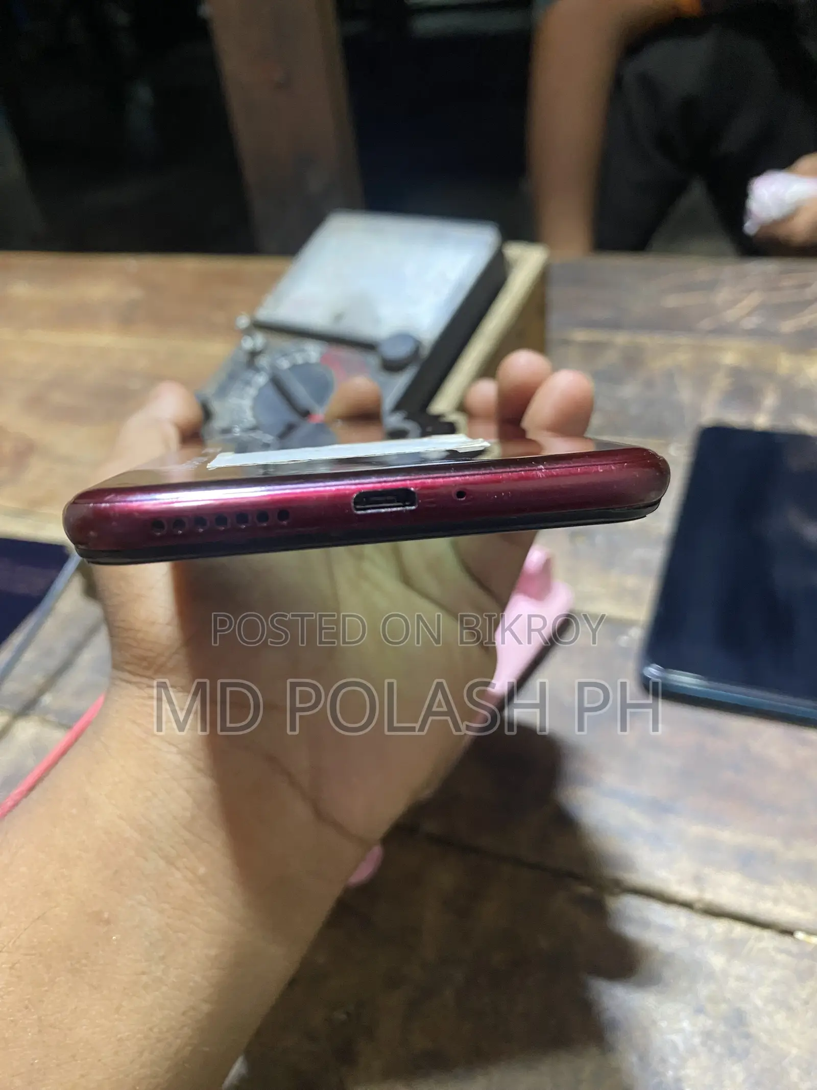 Symphony Z28 32 GB Red