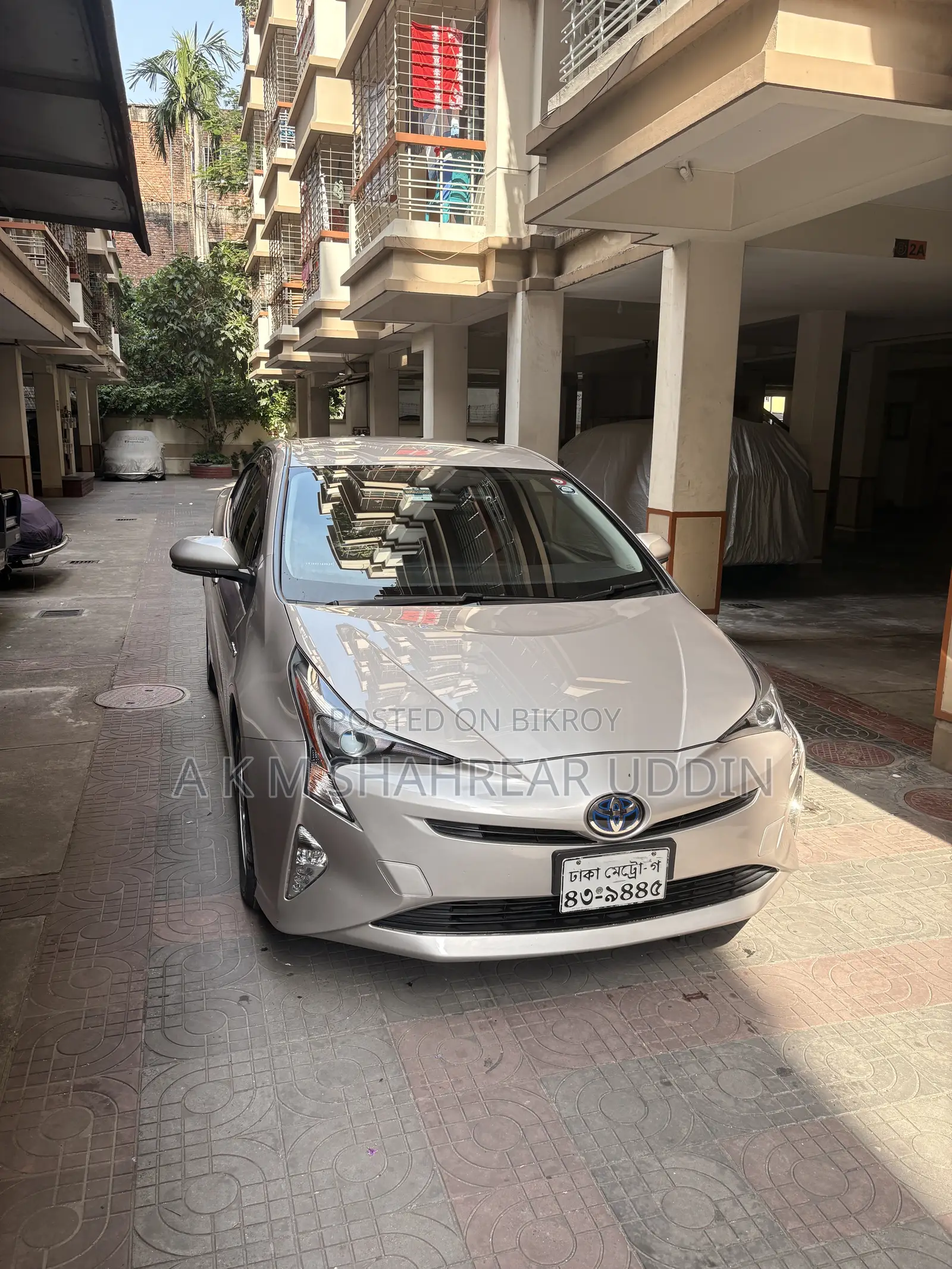Toyota Prius 4dr Hatchback (1.8L 4cyl Gas/Electric Hybrid CVT) 2016