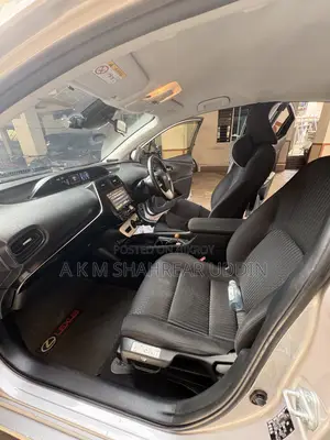 Toyota Prius 4dr Hatchback (1.8L 4cyl Gas/Electric Hybrid CVT) 2016