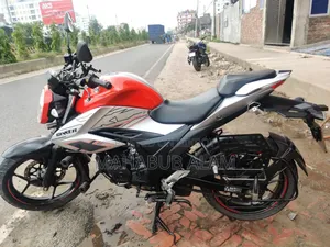 সুজুকি জিক্সার মনোটোন ২০২৩ কালো