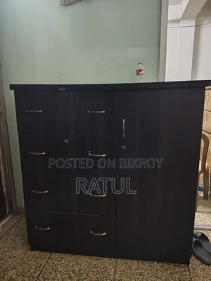 ওয়ারড্রব বিক্রি করব, কেনার আগ্রহ থাকলে কল করবেন।