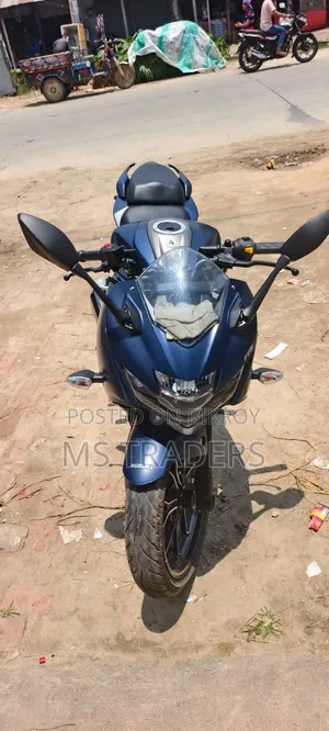 নতুন সুজুকি জিক্সার এসএফ ২৫০ ২০২৫ ব্লু