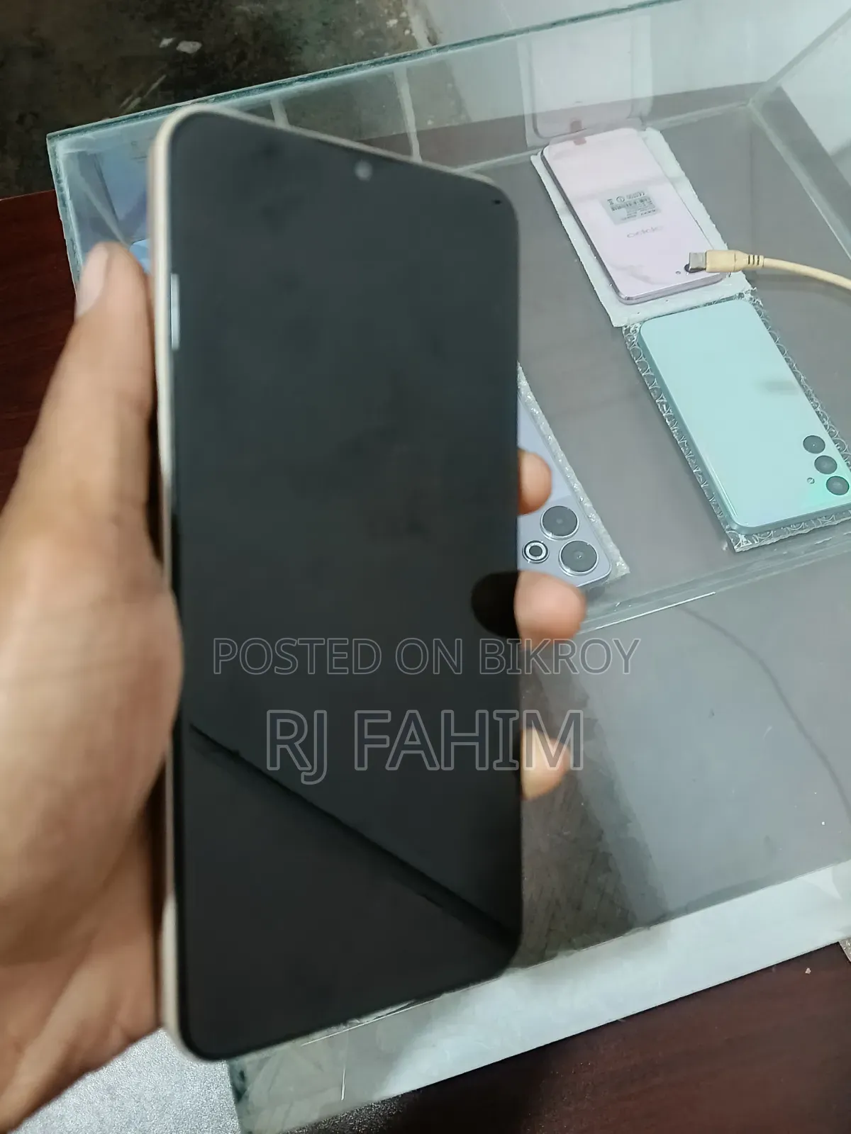 Vivo Y56 128 GB Yellow
