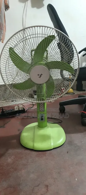 Walton Safe 16 Inch Solar Fan