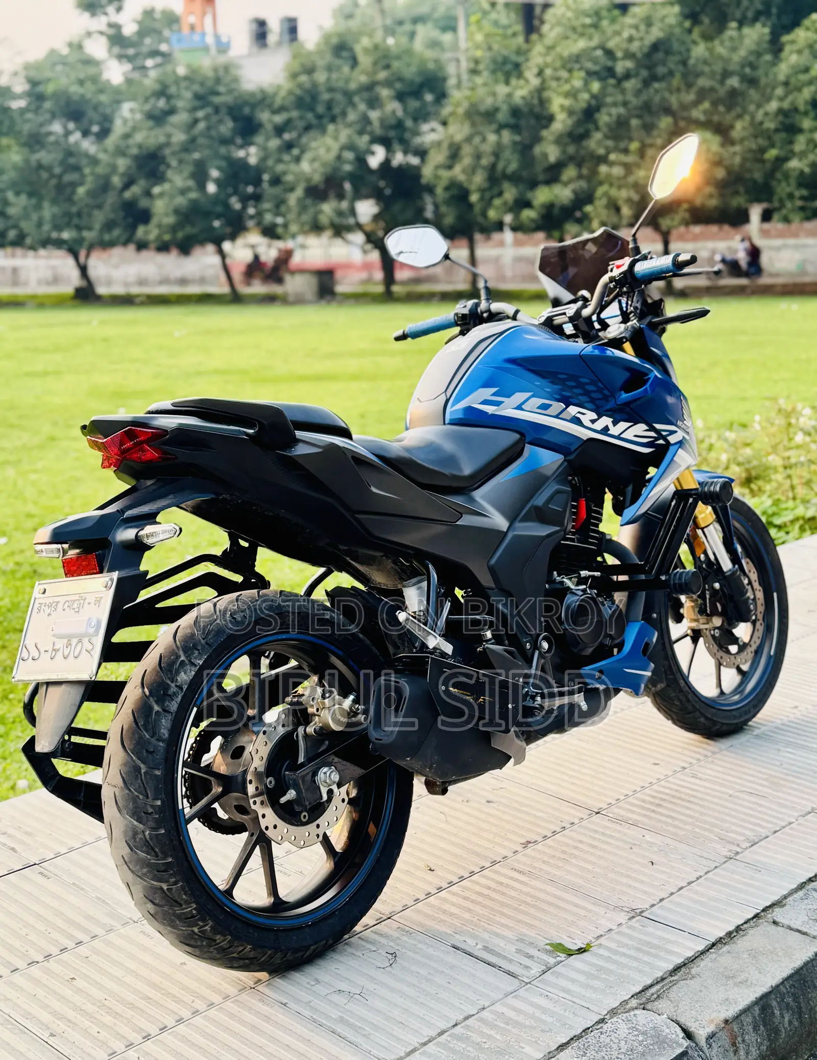 Honda Hornet 2025 Blue