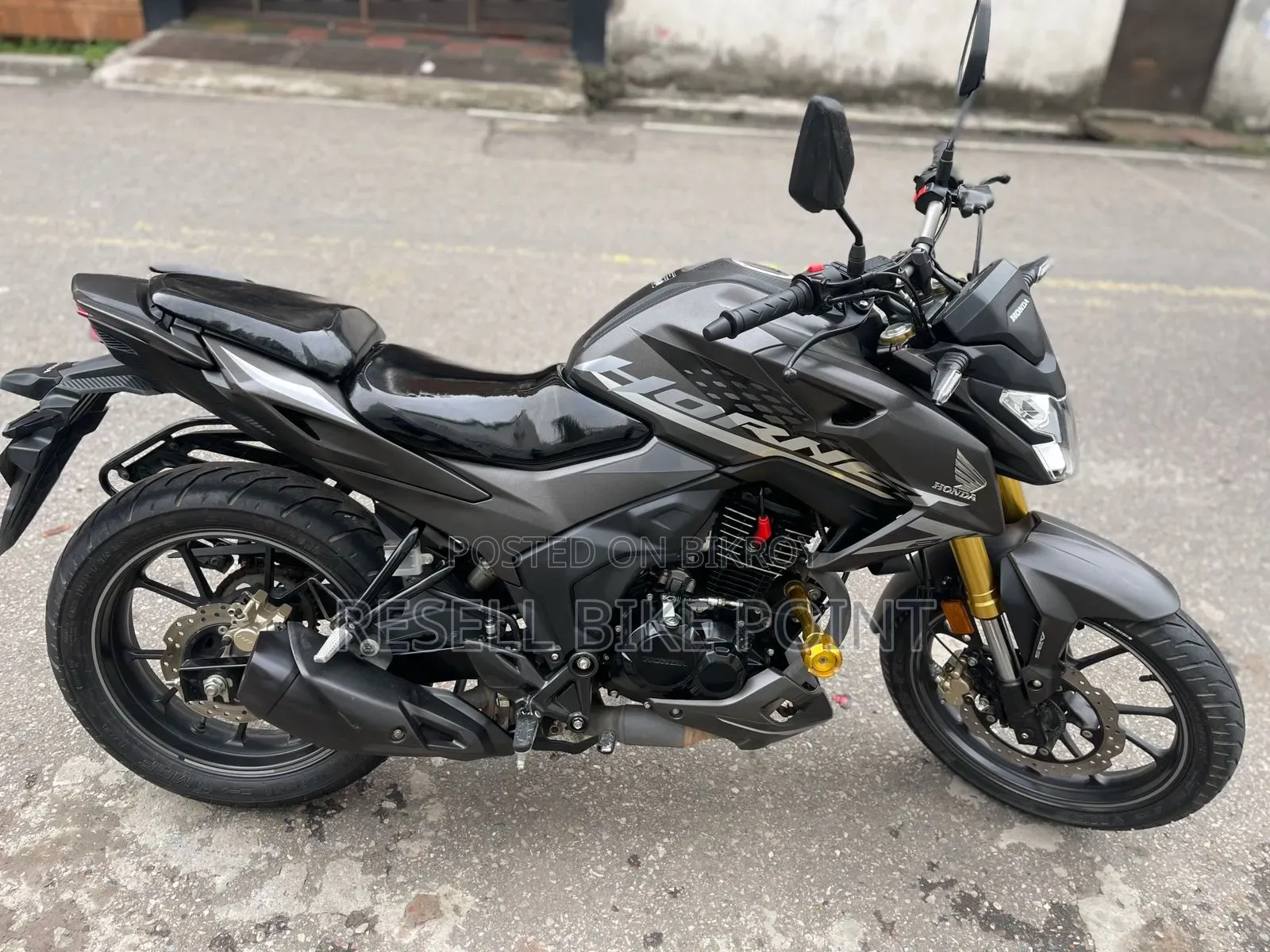 Honda Hornet 2025 Gray