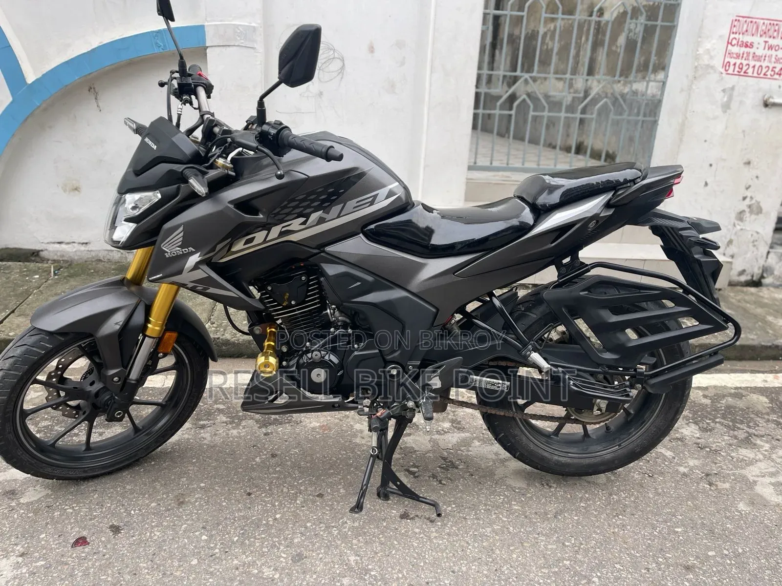 Honda Hornet 2025 Gray