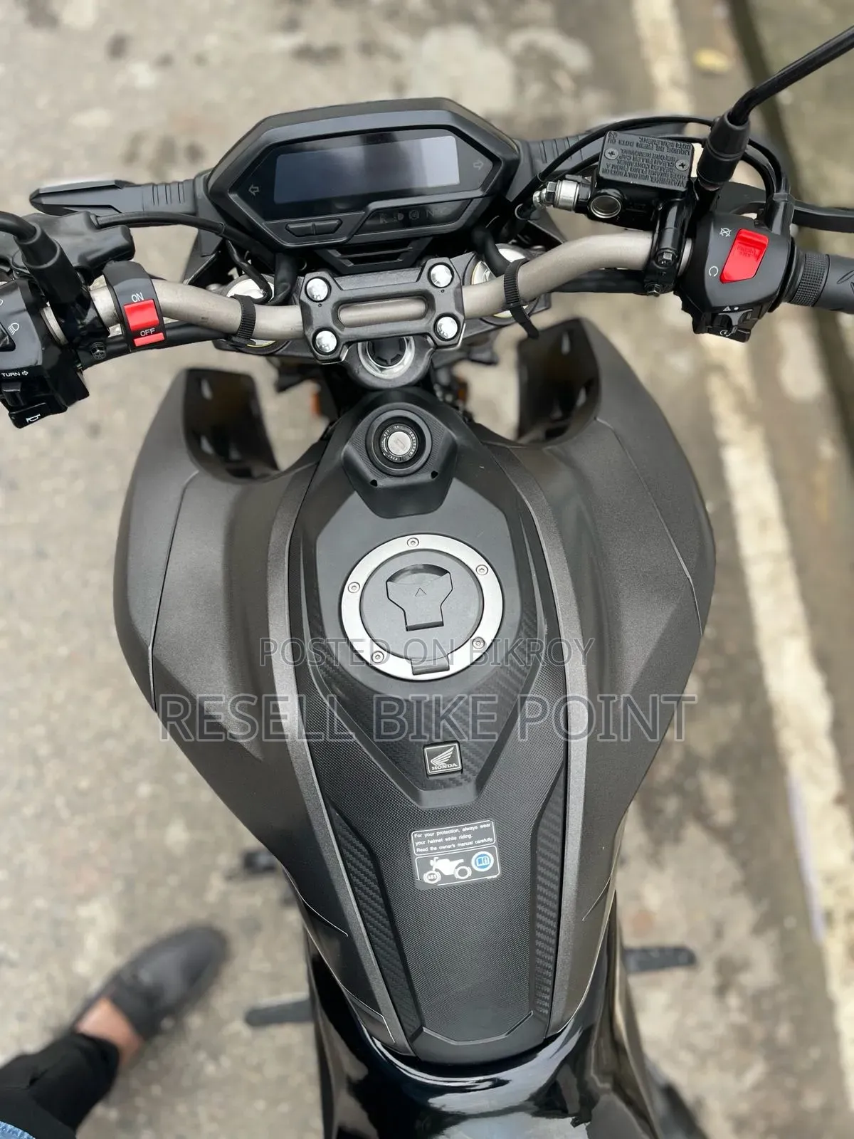 Honda Hornet 2025 Gray