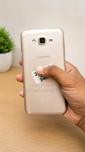 Samsung Galaxy J7 16 GB Gold