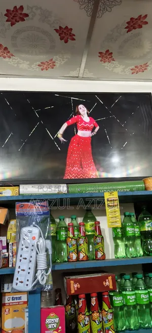 Walton 43-inch Smart LED for urgent sale