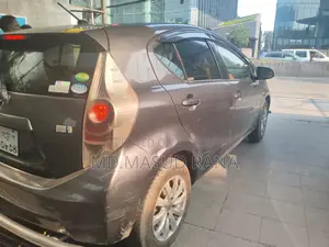 Toyota Aqua 2012 Silver