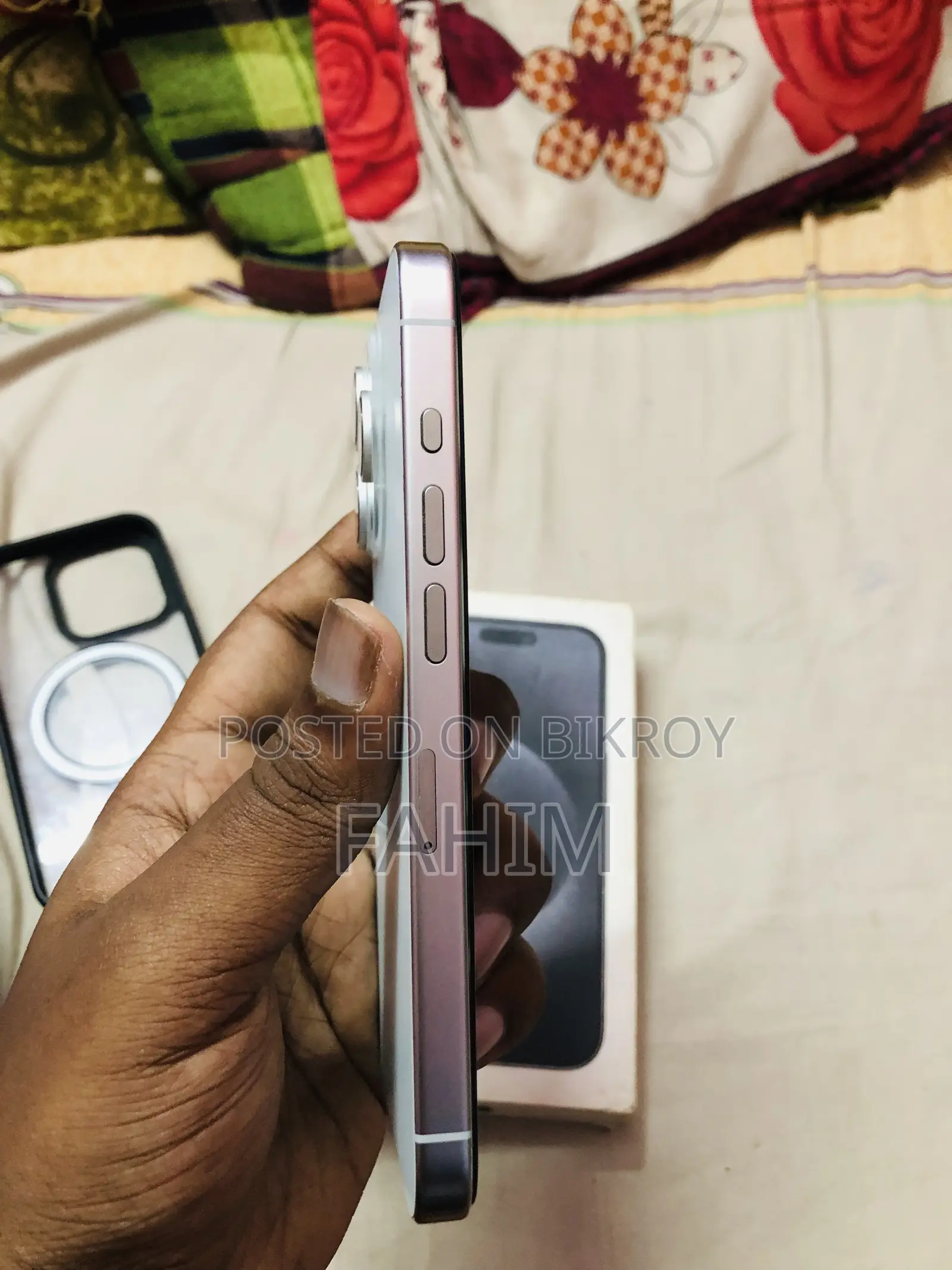 অ্যাপল আইফোন ১৫ প্রো ১২৮ জিবি সাদা