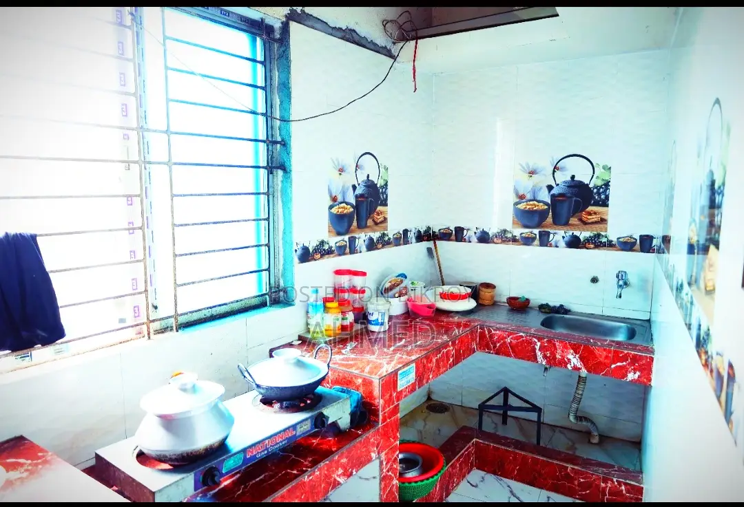 4-Bedroom Apartment in Rs Tower, 60 Feet Road for Rent