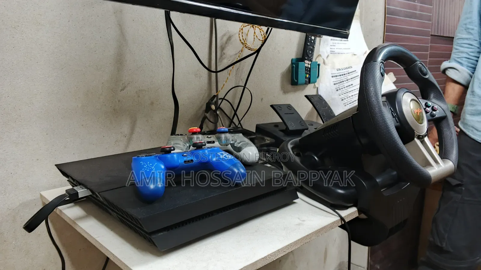 PS4 Game Console