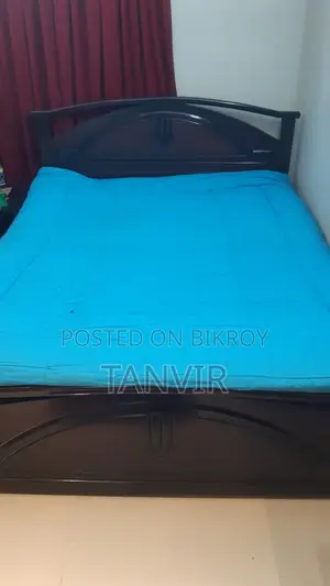 7x5.5 Feet Bed With Mattress And 2 Topper.
