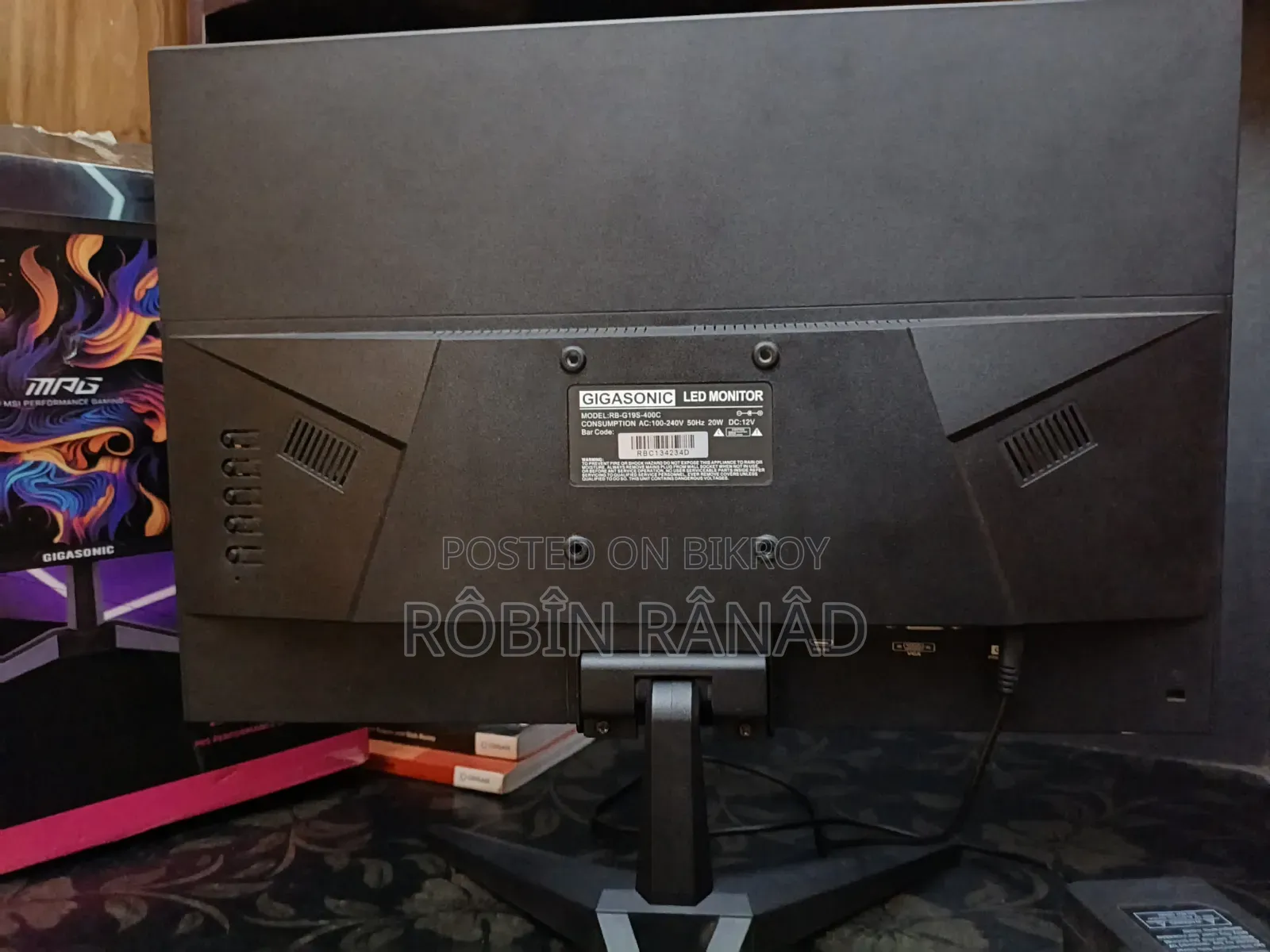 19 Inch Monitor