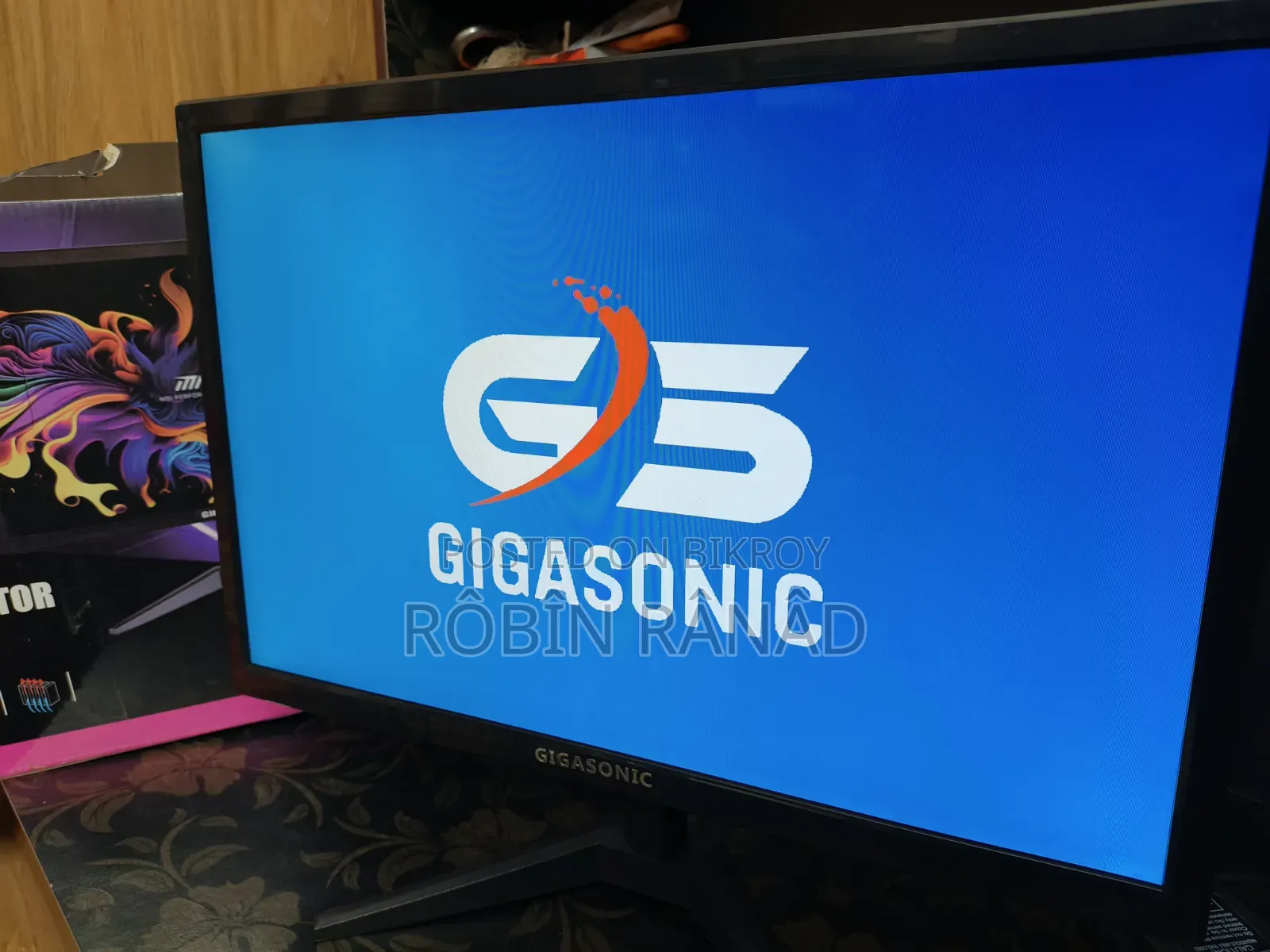 19 Inch Monitor