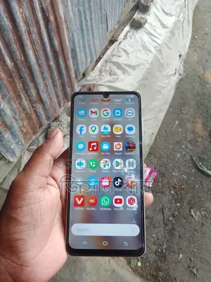 Samsung Galaxy A06 128 GB Gold