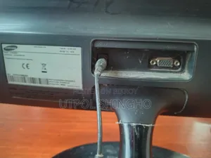 Samsung Model: S19D300NY 19" Monitor with screen marks