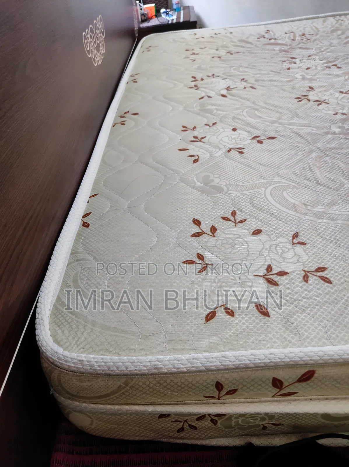57x78 Sized Double Mattress+Topper (Almost New!)
