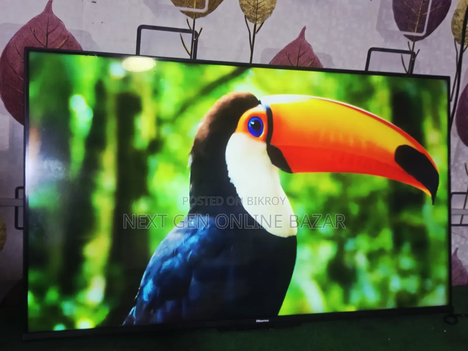 Hisense 43" Handsfree Voice TV (With Box)