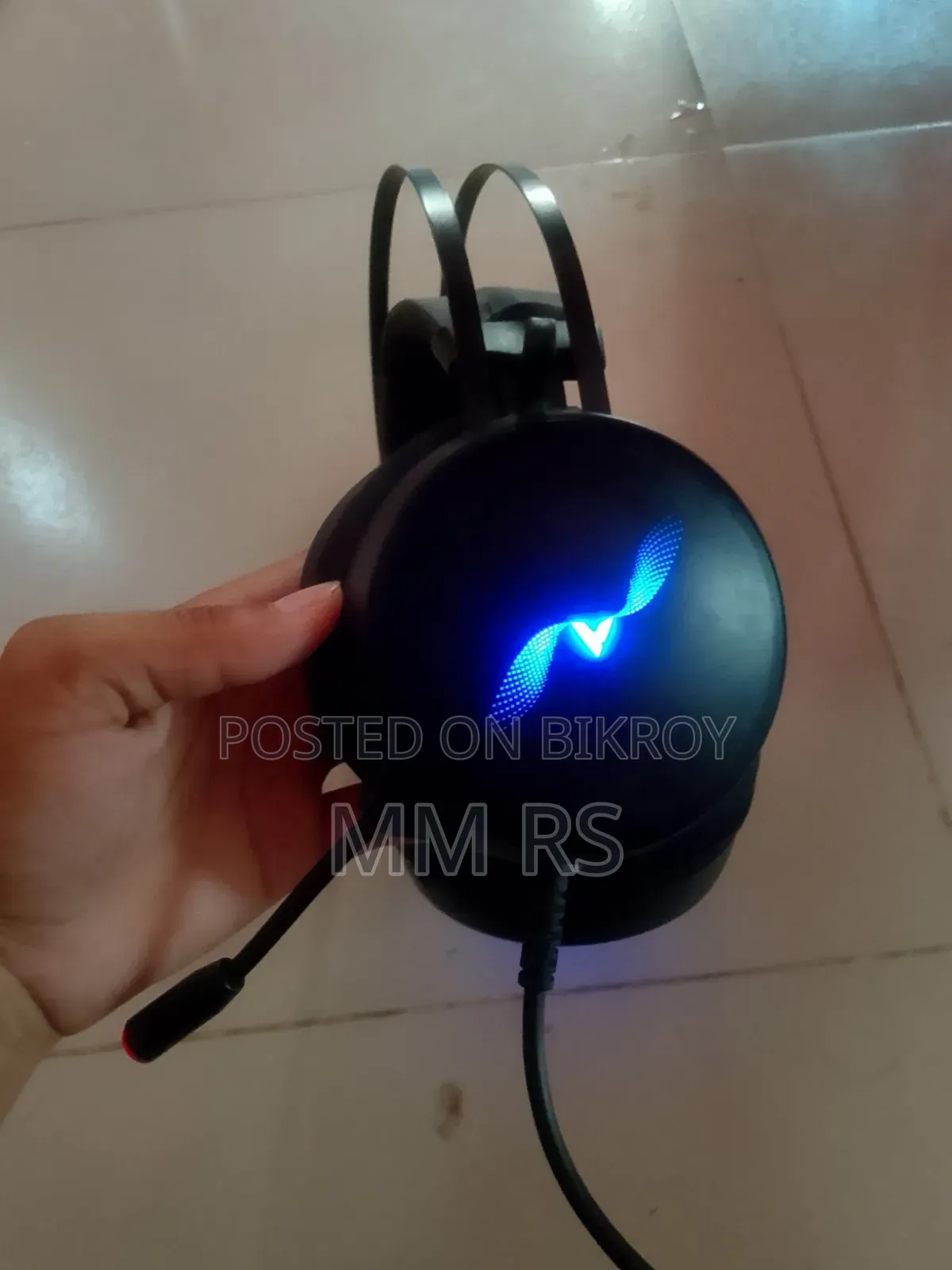 This is a gaming headphone