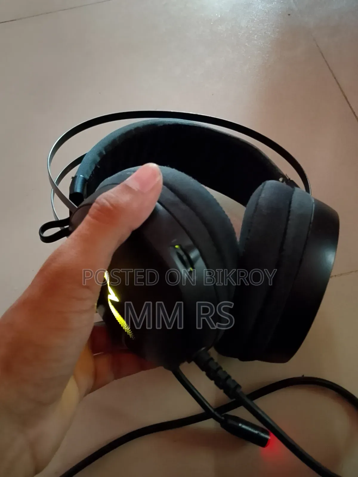 This is a gaming headphone