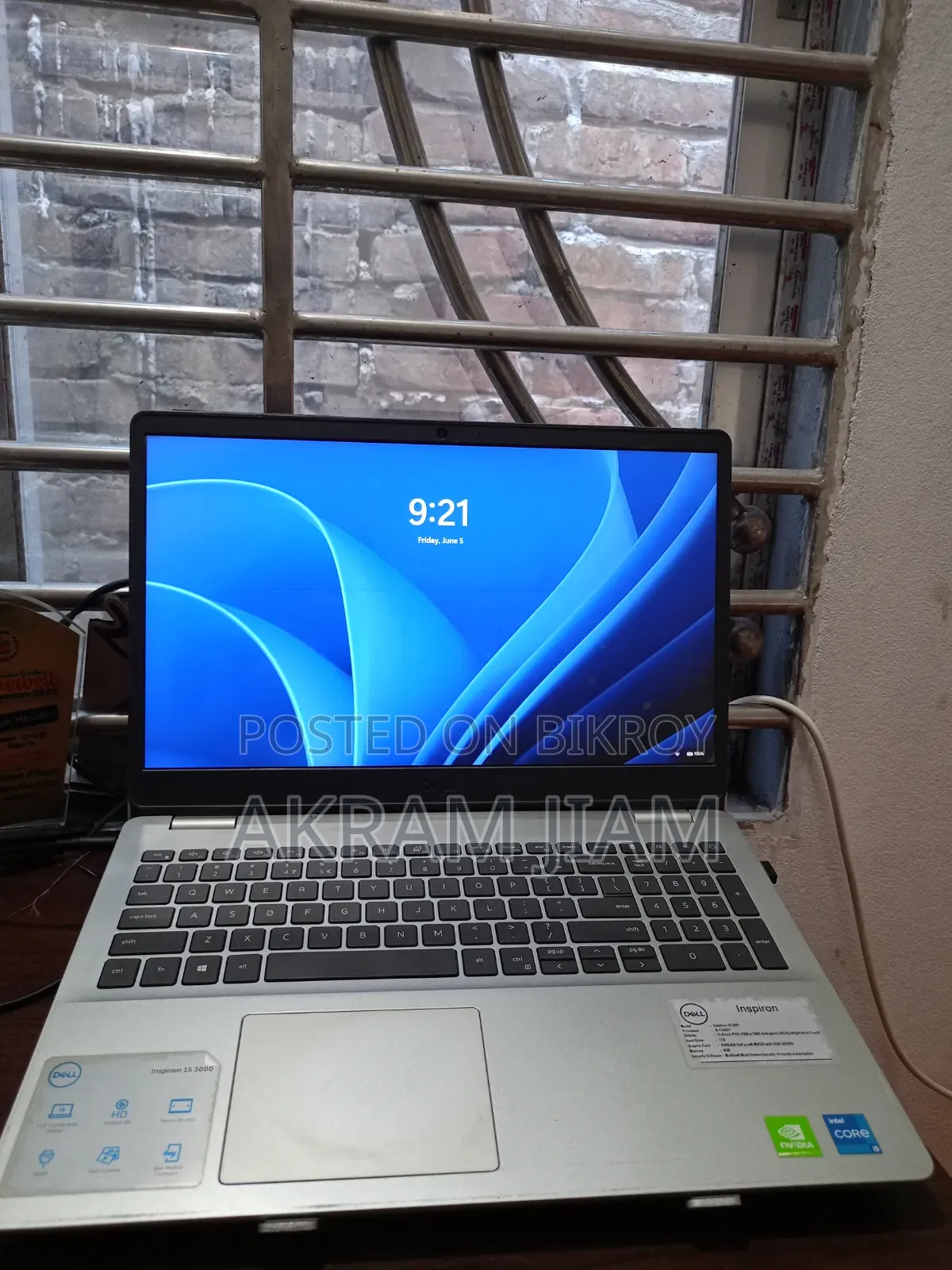 Laptop Dell Inspiron 15 3000 8GB Intel Core I5 HDD+SSD 1T