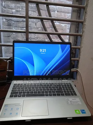 Laptop Dell Inspiron 15 3000 8GB Intel Core i5 HDD+SSD 1T