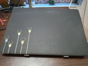 Laptop Dell Inspiron 15 3000 8GB Intel Core I5 HDD+SSD 1T