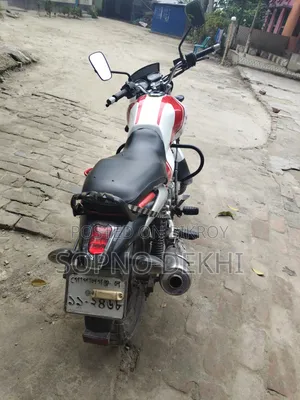 Bajaj V15 2016 White