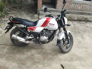 Bajaj V15 2016 White