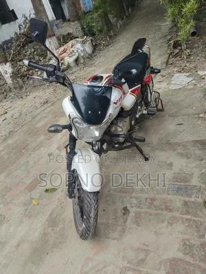 Bajaj V15 2016 White