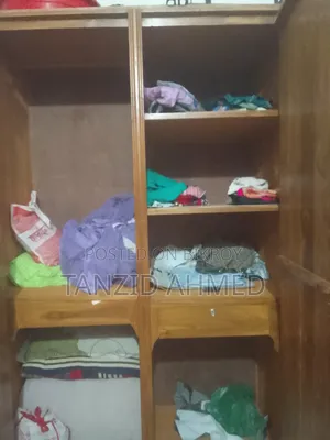 সেগুন কাঠের আলমারি