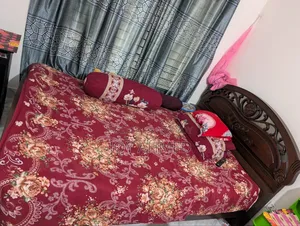 বড় খাট বিক্রি হবে ম্যাট্রেস সহ