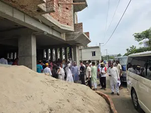 সাভারের ইউনিটি ল্যান্ডমার্কে ৩ বেডরুমের ফার্নিশড অ্যাপার্টমেন্ট বিক্রির জন্য