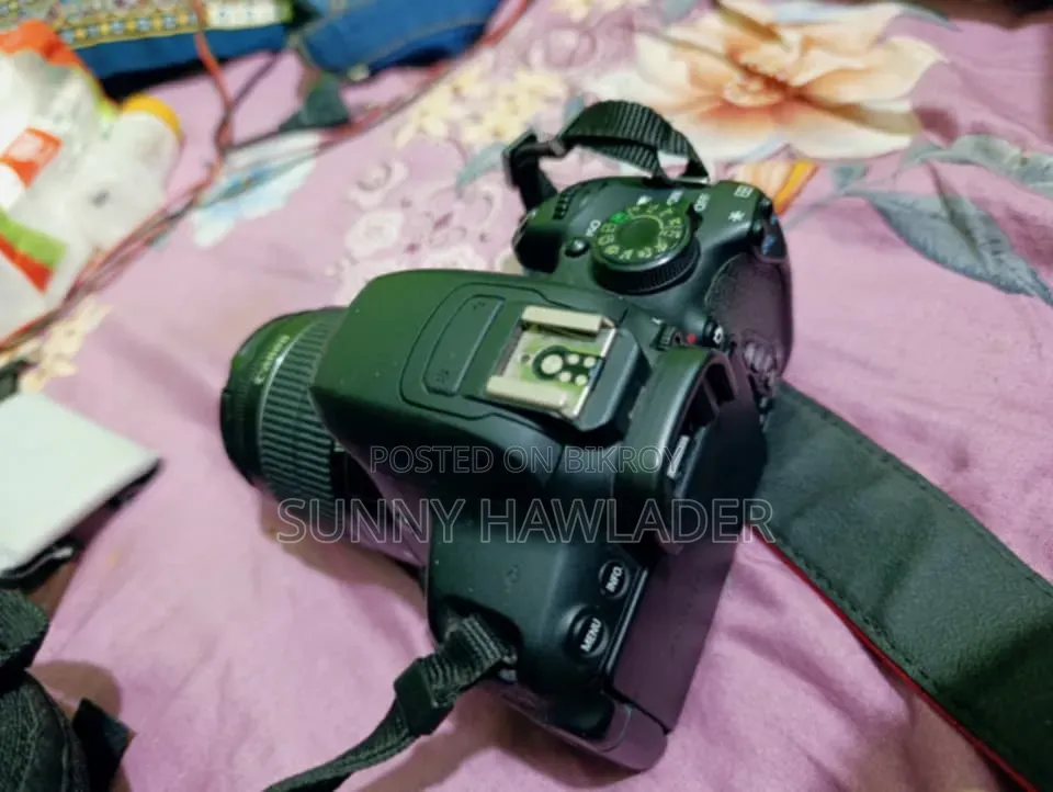 Canon 700d Camera 75/300 Zoom Lens