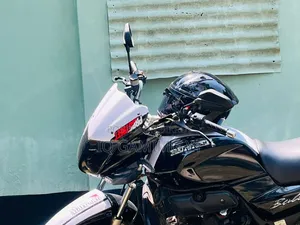 Runner Bullet 100 2018 Black