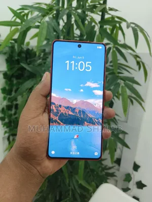 আইকিউওও ২৫৬ জিবি লাল