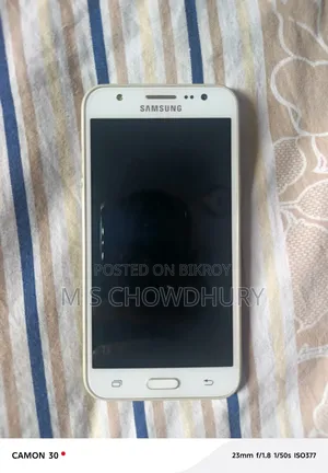 Samsung Galaxy J5 8 GB White