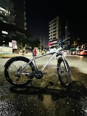 Ek Dom New Condition